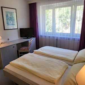Standard Zimmer mit Kingsize-Bett
